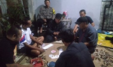 Ciptakan Kamtibmas Kondusif,Bhabinkamtibmas Polsek Sukaraja Sambangi  Warga