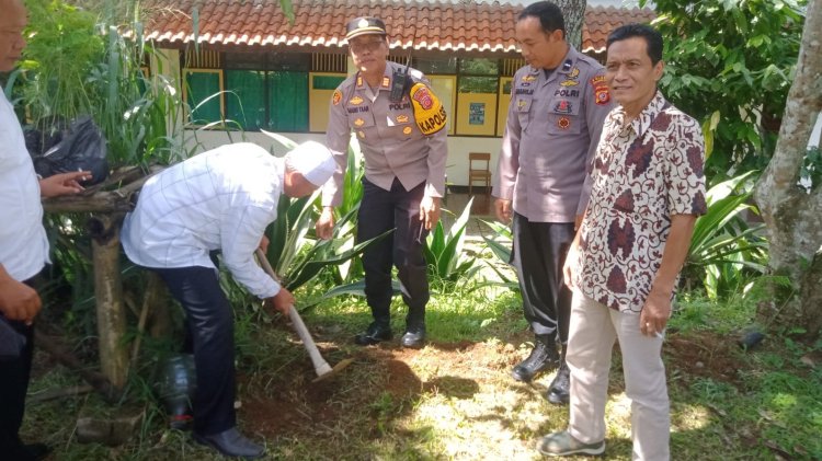 Jelang Pemilu 2024 Kapolsek Sukabumi Hadiri Pelantikan KPPS