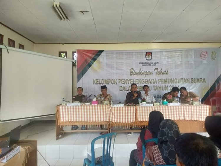 112 Peserta KPPS Ikut Bimtek PPK Kecamatan Guci Hilir