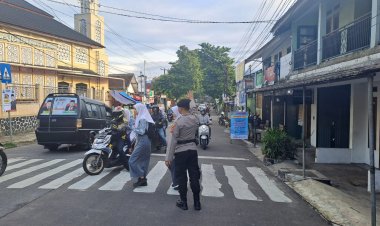 Melalui  Gatur Lalin, Bentuk Pelayanan Polri Kepada Warga