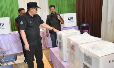 Penjabat Wali Kota Sukabumi Pantau Distribusi Logistik Pemilu 2024