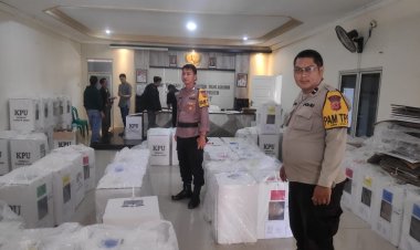 Guna Keamanan,Polsek Kebonpedes Kawal Pergeseran Kotak Suara Ke PPS