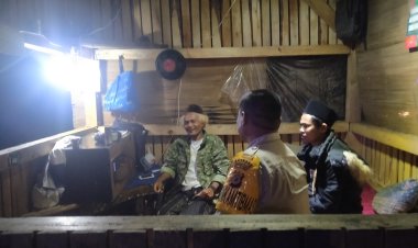 Cegah Kejahatan Malam hari, Bhabinkamtibmas Polsek Sukaraja Rutin Sambang Pos Ronda
