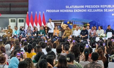 Presiden Joko Widodo Puji Semangat Nasabah PNM Saat Silaturahmi di Kota Bitung