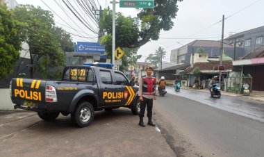 Polsek Waru doyong Laksanakan Pelayanan Gatur Lalin
