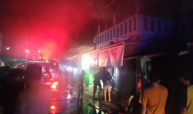 Kebakaran Hanguskan Ruko 2 Lantai di Sukaraja Sukabumi