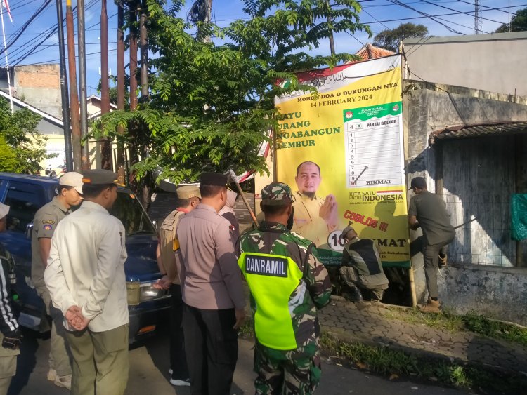 Jelang Pencoblosan ,Alat Peraga Kampanye di Wilayah Kecamatan Sukaraja di Tertibkan