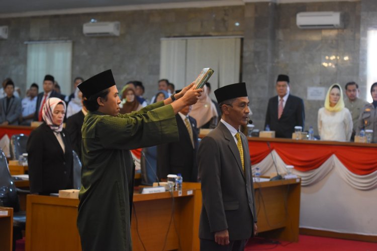 PJ Wali Kota Sukabumi,  Hadiri Pelantikan dan Pengucapan Sumpah Janji Pergantian Antar waktu (PAW) Anggota DPRD Kota Sukabumi