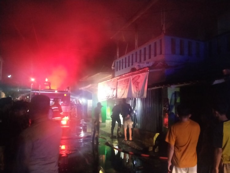 Kebakaran Hanguskan Ruko 2 Lantai di Sukaraja Sukabumi