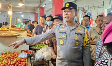Kapolda Bersama Satgas Pangan Sulut Cek Harga Kebutuhan Pokok di Pasar Bersehati