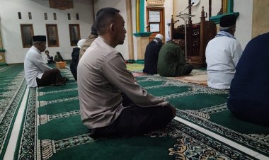 Ciptakan Rasa Aman, Bhabinkamtibmas Polres Sukabumi Kota Laksanakan Sholat Shuhuh Berjamaah