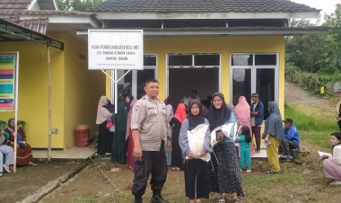 Penyaluran Bansos Beras Desa Sukamekar Berjalan Aman Kondusif