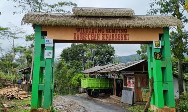 Kampung Adat Kasepuhan Banten Kidul Sirnaresmi