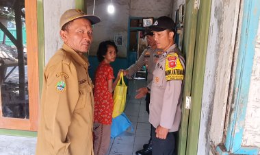 Kapolsek Pabedilan Berikan Bantuan Makanan Bergizi Untuk Anak Asuh Stunting