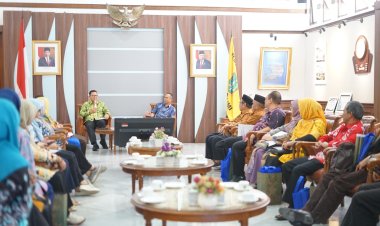 PJ Walikota Sukabumi Lepas 17 PNS Pensiun
