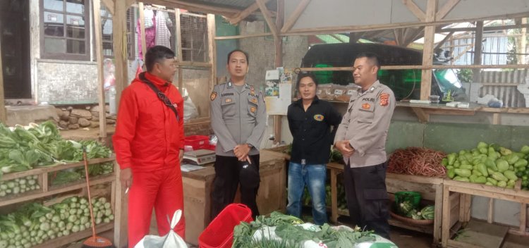 Polsek Sukabumi Melakukan Patroli Dialogis Dengan Pedagang Sayur