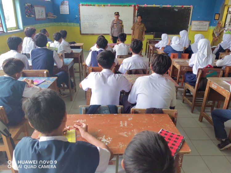 'Police Goes To School 'Bhabinkamtibmas Polresta Cirebon Lakukan Safari Ramadhan