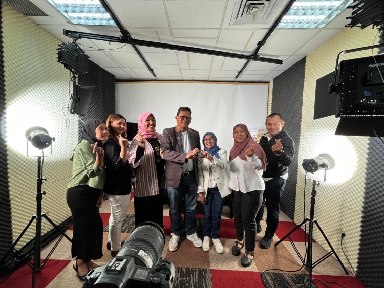 PJ Walikota Sukabumi Bersama Istri Kunjungi Kantor Tempo Media