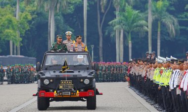 Kapolri dan Panglima TNI Pimpin Apel Gelar Pasukan Ops Ketupat
