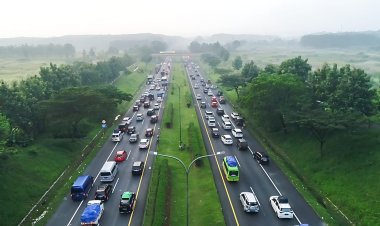 Serba-Serbi Warga soal Kebijakan Korlantas Contra Flow Hingga One Way Tuai Pujian