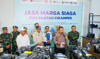 Tinjau Pelaksanaan Arus Balik Mudik di Tol Cikampek, Kapolri : Berikan Pelayanan Terbaik
