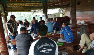 Rapat Perdana Kelompok Sadar Wisata "Situ Cijeruk" Desa Sukamekar