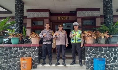 Pengamanan Gereja Sudah Jadi Rutinitas Anggota Polsek Warudoyong