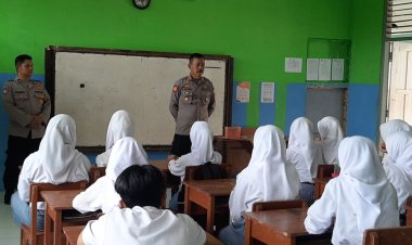 Polsek Sedong Laksanakan Program 'Police Goes To School ' ke SMK Bina Bangsa