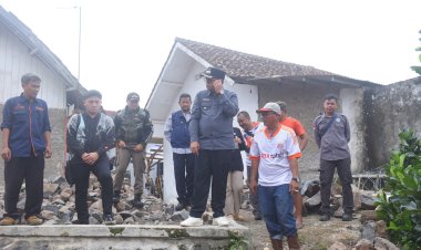 Penjabat Wali Kota Sukabumi Pantau Lokasi Longsor di Skip, Sriwedari