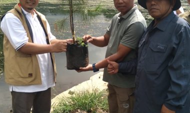 Pokdarwis Desa Sukamekar, Tanam Pohon di Kawasan Situ Cijeruk
