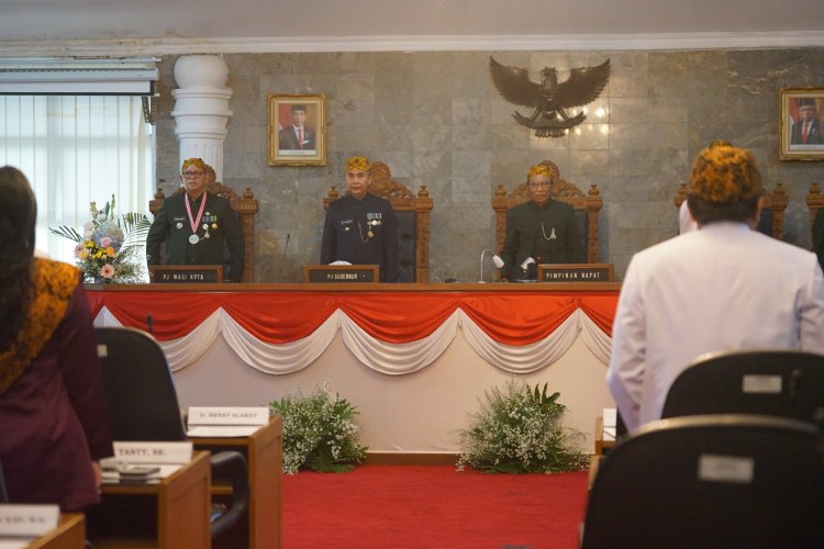 Rapat Paripurna DPRD Kota Sukabumi bersama Walikota Berjalan Khidmat