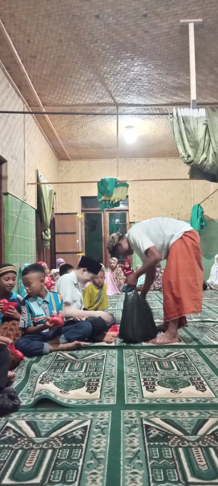Tradisi Malam Salapan Likur, Menutup Tarawih Ramadan Dengan Nasi Kuning