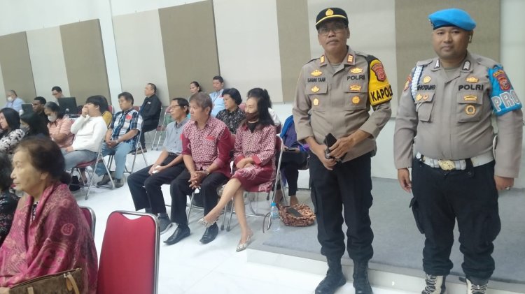 Ciptakan Keamanan Kapolsek Sukabumi Lakukan Pengamanan Gereja