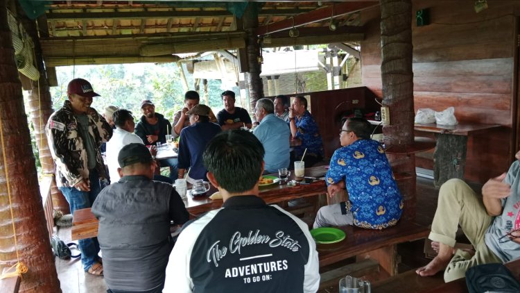 Rapat Perdana Kelompok Sadar Wisata "Situ Cijeruk" Desa Sukamekar