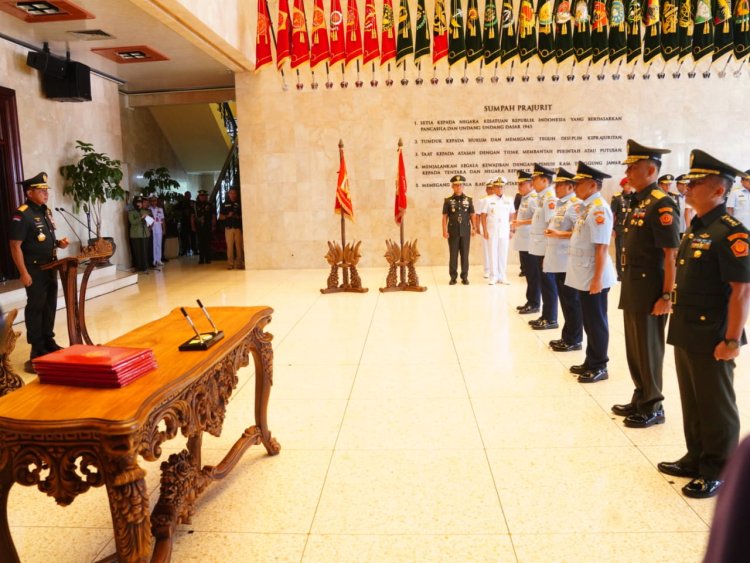 Panglima TNI Pimpin Penyerahan Jabatan Pangkogabwilhan II dan Sertijab 3 Jabatan Strategis Mabes TNI