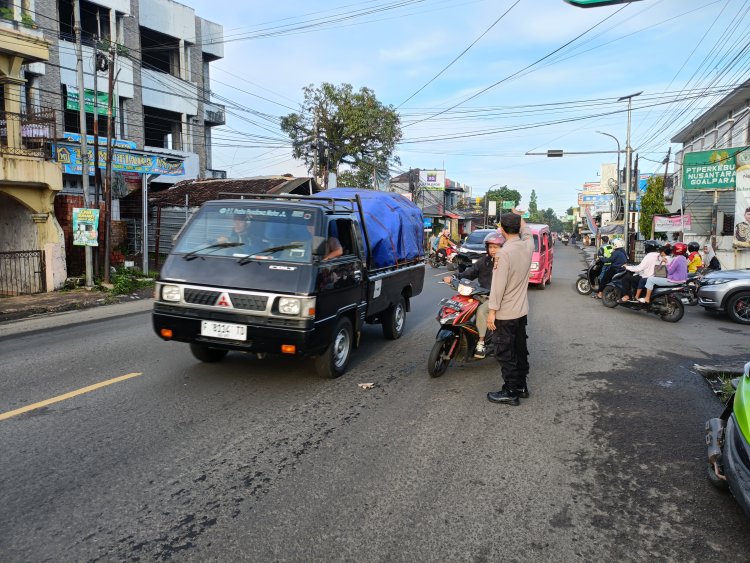 Jam Sibuk, Unit Samapta Polsek Sukaraja Laksanakan Gatur Lalin