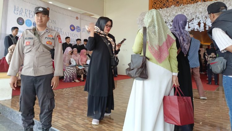 Polsek Sukabumi Lakukan Pengamanan Paturay Tineung SMAN 4 Sukabumi