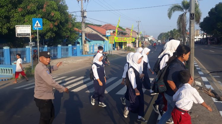 Polsek Plered Polresta Cirebon Laksanakan Pelayanan Gatur Lalin
