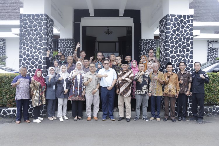 PJ Walikota Sukabumi Serahkan 20 SK  ASN Purnabakti "Terimakasih atas Dedikasinya"