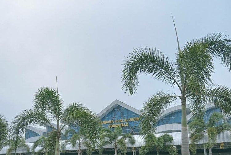 Bandara Djalaluddin Gorontalo Ditutup Akibat Abu Vulkanik Erupsi Gunung Ruang