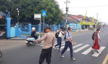 Berikan Pelayanan Prima Kepada Warga,Polsek Plered Gelar Gatur Lalin