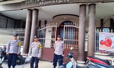 Berikan Rasa Aman Kepada Warga, Polsek Arjawinangun Laksanakan Pengamanan di Gereja