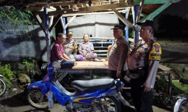 Patroli Siskamling Polsek Gebang Ajak Warga Cegah Kejahatan Malam