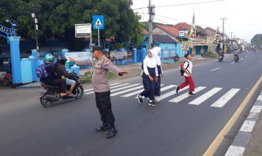 Berikan Pelayanan Prima Kepada Warga, Polsek Plered Gelar Gatur Lalin