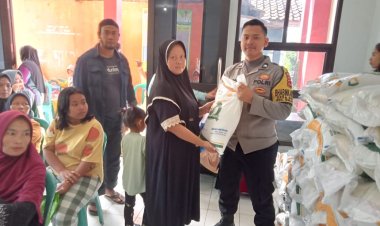 Bhabinkamtibmas Polsek Sukalarang Laksanakan Giat Monitoring Pembagian Beras