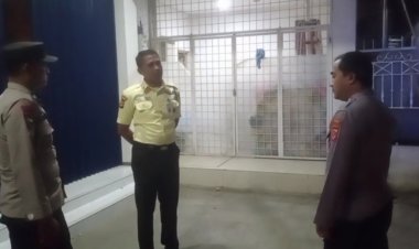 Tingkatkan Patroli Malam Hari, Polsek Plered Kontrol Kantor Perbankan