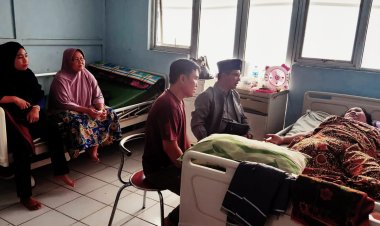 Kadinkes Kaur Besuk Guru Korban Lakalantas