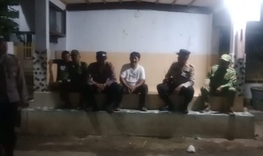 Ciptakan Kondisi Wilayah Tetap Kondusif, Kapolsek Kaliwedi Sambangi Satkamling