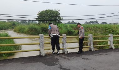 Antisipasi Bencana Alam, Polsek Babakan Kontrol Debit Air Sungai