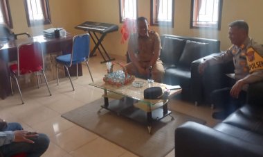 Wujudkan Sinergitas Kapolsek Sukaraja Sambangi Kades Sukamekar